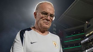 Marcelo Bielsa quedó en el centro de las críticas de la prensa y los hinchas uruguayos tras la goleada sufrida ante Estados Unidos.&nbsp;