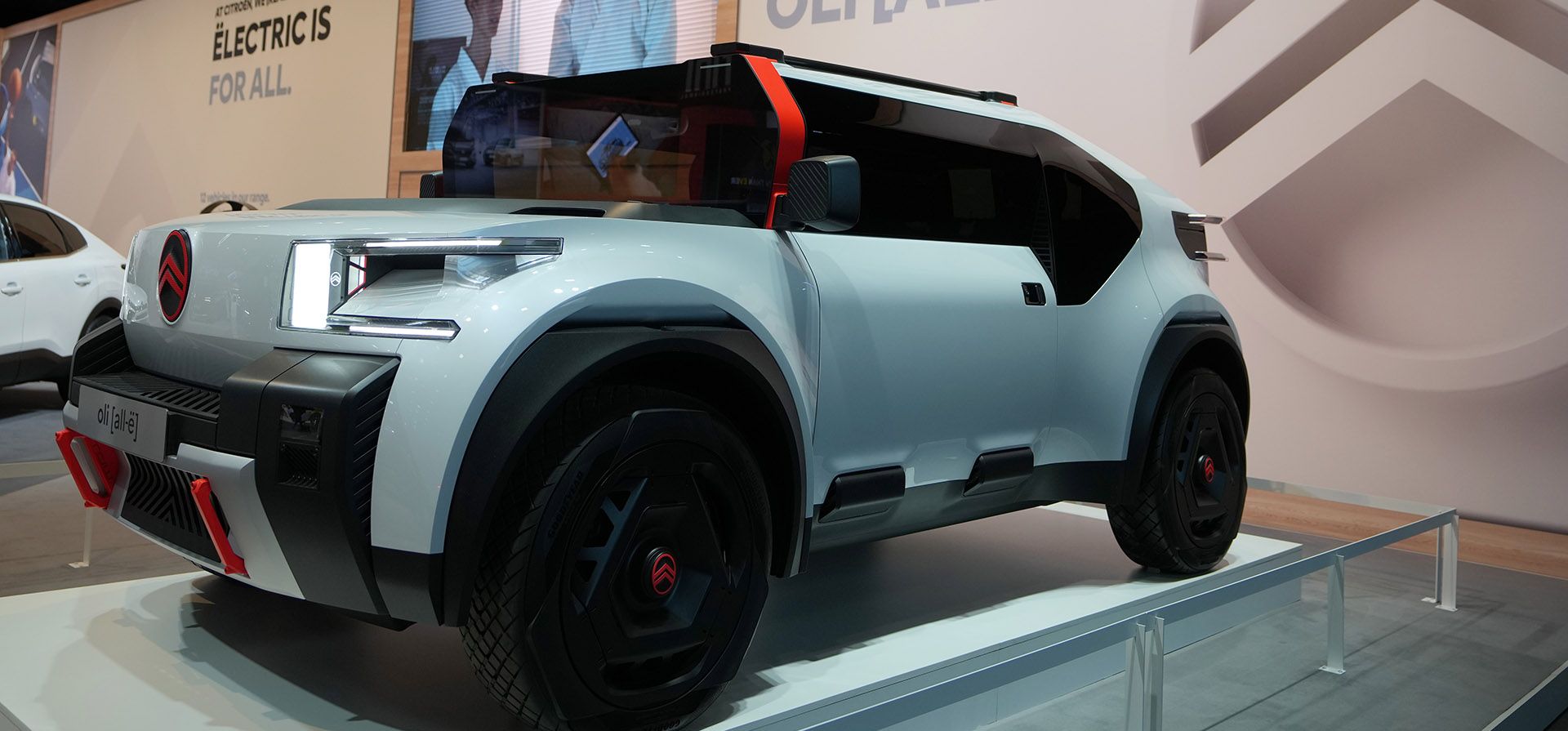 Citroen Oli totalmente eléctrico concept car en exhibición durante la apertura a los medios de comunicación del Salón del Automóvil de Bruselas, viernes 13 de enero de 2023. (Foto AP/Virginia Mayo)