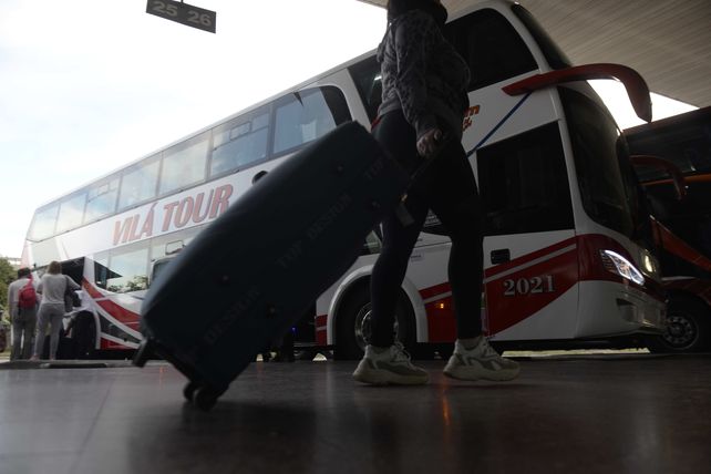 Los maleteros de la estación de ómnibus Mariano Moreno finalmente verán regulada su actividad.