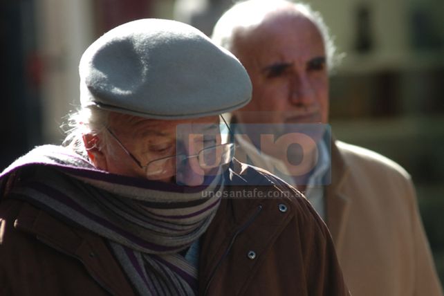 El frío polar que cubre el país, hace tiritar a los santafesinos
