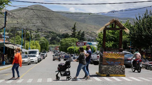 Más de medio millón de argentinos viajó por el país este fin de semana extra largo