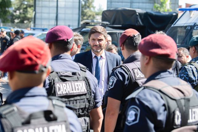 Maximiliano Pullaro habló del conflicto salarial de la Policía