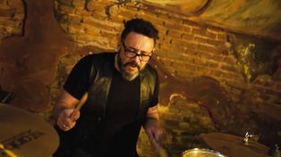 Adrián Bin Valencia,fue baterista de Almafuerte desde 2001 a 2016.&nbsp;