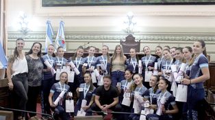 Las 20 jóvenes, sus entrenadoras y colaboradores fueron reconocidos esta semana en la Legislatura santafesina.