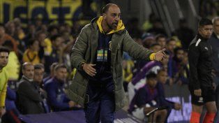 Matías Lequi ya dirigió tres partidos en Central y se le viene la primera decisión fuerte por la doble competencia.
