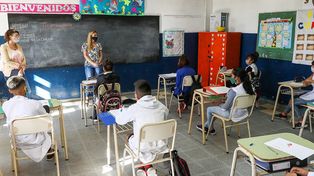 Clases presenciales. La franja de 0 a 17 años (población escolar) es donde más crecieron los contagios.