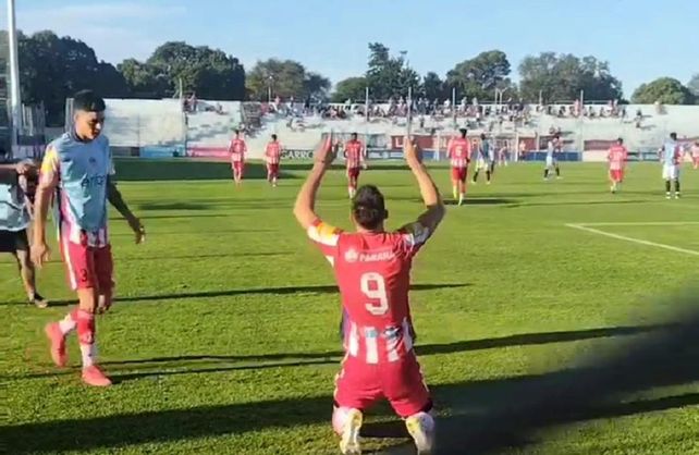 Atlético Paraná logró el regreso al Torneo Federal A