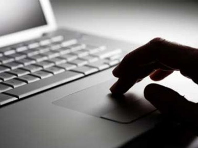Los jóvenes descubrieron que detrás del perfil de una seductora mujer había un acosador.