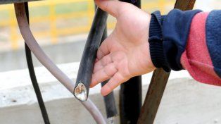 El robo de cables no cesa en la ciudad.