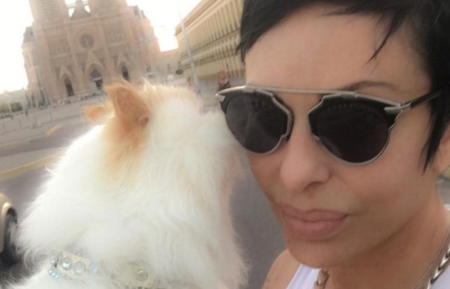 Daniela Cardone llevó a su mascota embalsamada a la basílica de Luján