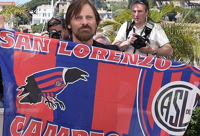 Viggo Mortensen llevó su locura por San Lorenzo a la alfombra roja de Cannes
