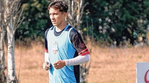 De promesa a buscar minutos afuera de Colón: el nuevo destino de Agustín Giménez
