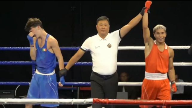 El santafesino Edgardo Nicolás Peralta se coronó campeón mundial juvenil de boxeo.