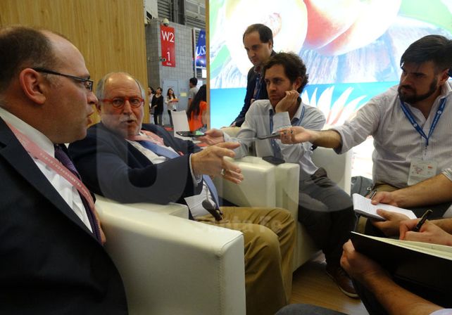 Diálogo. Guelar y el secretario de Agricultura Ricardo Negri