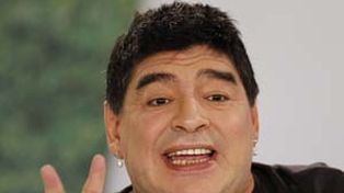 Diego Maradona disparó munición gruesa contra su ex esposa: Claudia es una ladrona