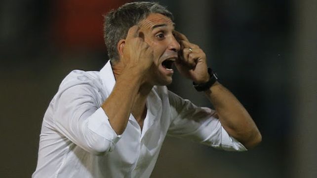 Juan Pablo Vojvoda es el nuevo entrenador del mítico equipo de Santos. El técnico empezó su carrera en Newells