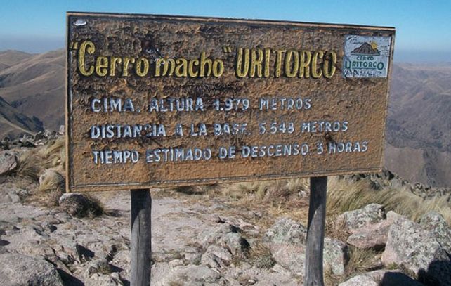 Cerrado por prevención.  Grupos de meditación que acuden al cerro indican que se ha malinterpretado la fecha.