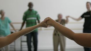 Bailar, una terapia útil para aliviar el Parkinson