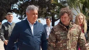 Milei sobrevoló los incendios en Córdoba con el gobernador Llaryora