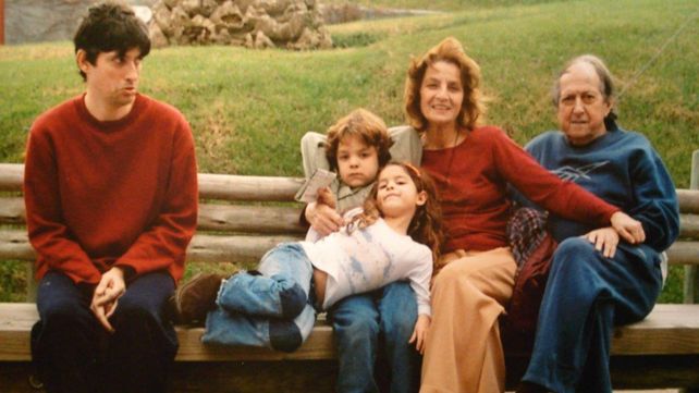 Junto a sus tres hijos y a su marido