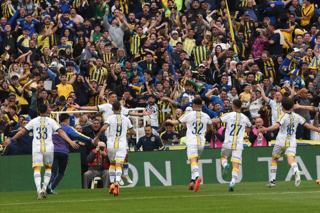 Veliz le anotó el gol a Newell’s y desató el carnaval de Central. El juvenil buscará marcarle este martes a Arsenal.