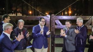 El intendente Amadeo Enrique Vallejos participa en la ceremonia de apertura de tranqueras de la 88ª edición de la Expo Rural Reconquista.