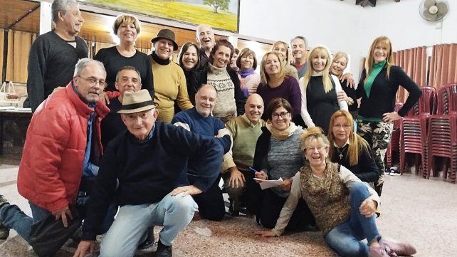La Asociación Paranaense de Tango y Cultura Popular se reúne los jueves desde las 20:30 en La Rioja y Andrés Pazos&nbsp;