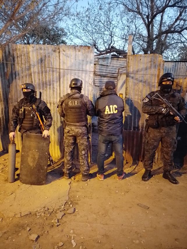 El allanamiento se realizó en Pasaje 1115 al 4800.