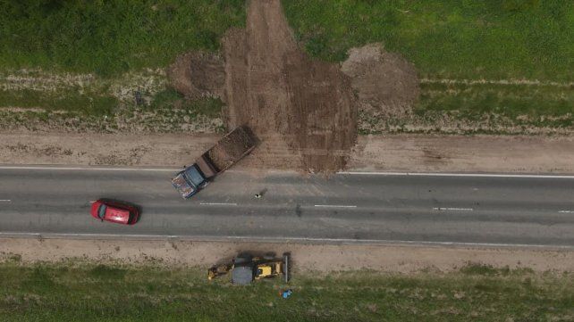 Santa Fe refuerza la defensa costera de la Ruta 1 ante una posible crecida del río San Javier