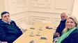 El titular de la cámara de dueños de taxis, Mario Cesca, se reunió hoy con la concejala María Eugenia Schmuck.&nbsp;