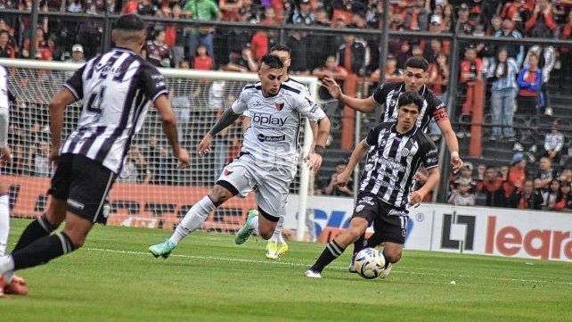 El minuto a minuto del partido entre Colón y Chaco For Ever