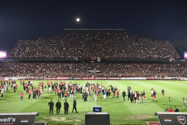 Los hinchas le tributaron a Newells un banderazo colosal antes del clásico