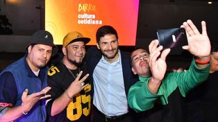 El gobernador Maximiliano Pullaro presentó el programa Barrio, cultura cotidiana en Rosario.&nbsp;