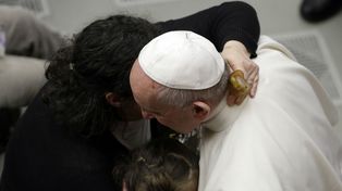 El Papa tiende la mano a parejas que conviven sin casarse
