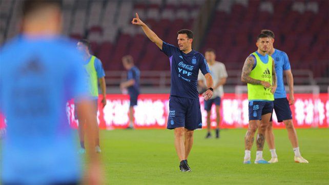 Scaloni excluyó a Lisandro Martínez del juego ante Ecuador