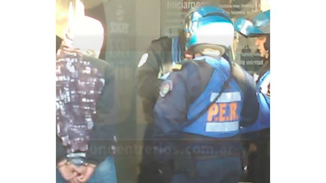Peatonal San Martín: Se enojó porque los perros le ladraban y sacó un arma
