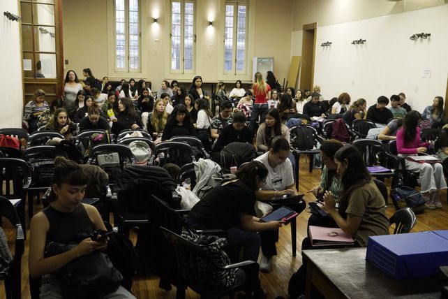 Estudiantes en crisis, en una universidad desfinanciada