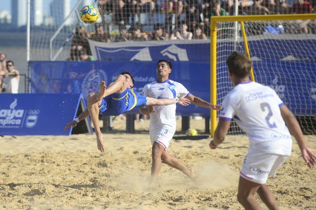 Fútbol playa: comenzó la Playa Olímpica y Argentino vapuleó a Boca en la arena de La Florida