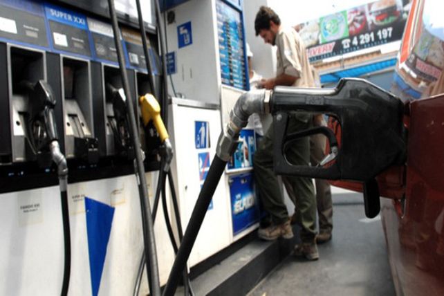 No habrá nafta de 10 a 14 en las estaciones de servicio de YPF