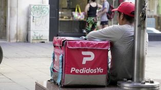 Un repartidor de delivery debe realizar 500 pedidos al mes para ganar $1.200.000