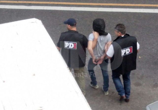 Se entregó un joven buscado como presunto autor de un homicidio