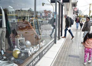 Radiografía del comercio en Aristóbulo del Valle: el 80% alquila, casi la mitad se endeuda con impuestos y sufre la inseguridad hormiga