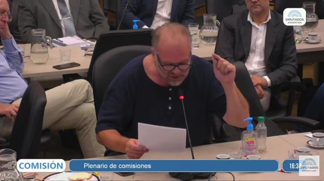 El cineasta Gustavo Postiglione expuso en la Cámara de Diputados cuando se lanzó la frustrada Ley Omnibus.