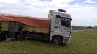 Demoras en la autopista Rosario-Buenos Aires por un choque cerca de Villa Gobernador Gálvez
