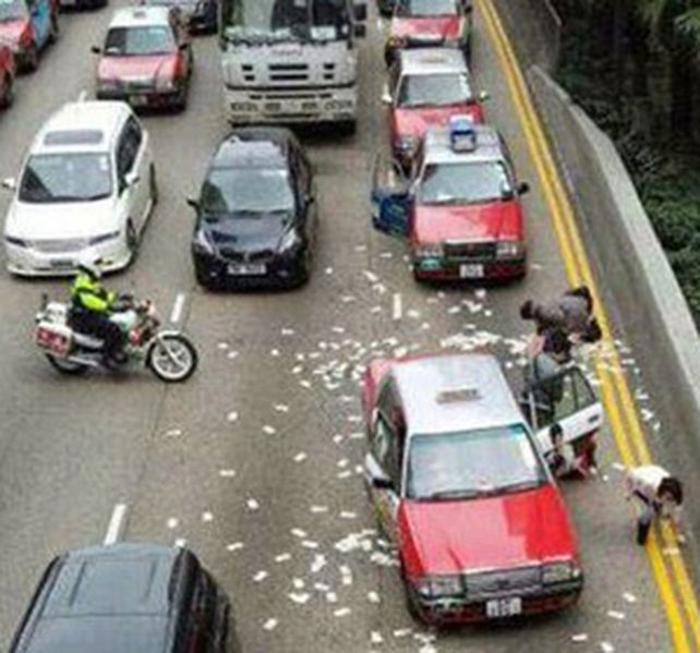 Dinero por las calles de Hong Kong