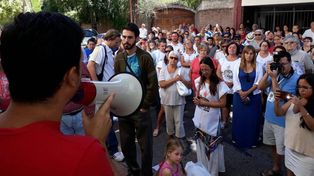 La última protesta de los trabajadores de LT11 en la puerta de la radio.&nbsp;