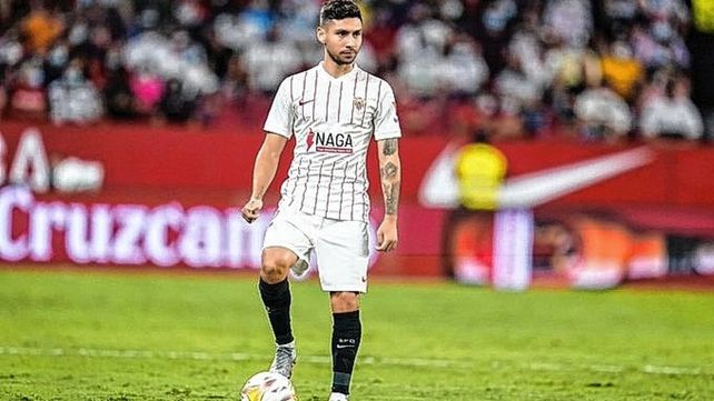 Gonzalo Montiel sufrió una molestia en el partido ante Osasuna.
