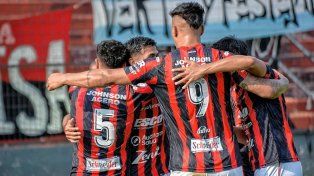 Alan Bonansea (dorsal número 9) en la celebración de una de las conquistas de Patronato.&nbsp;