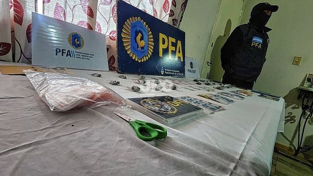 Desarticulan organización: Nueve hombres fueron aprehendidos en Rosario y Villa Gobernador Gálvez por microtráfico.
