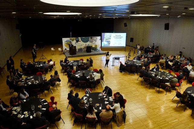 Sector público y privado se reunieron en Rosario para analizar la participación del mercado de capitales en obras de infraestructura.
